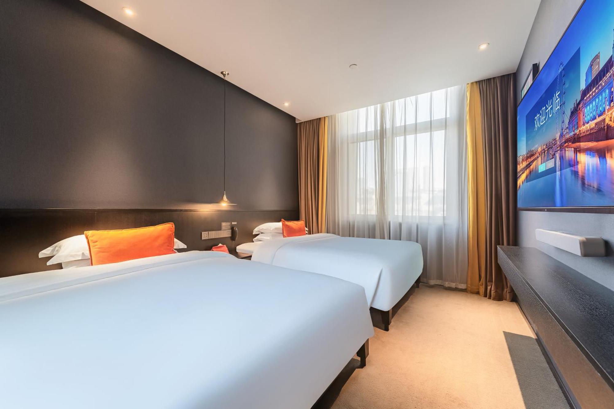 Hesu Designer Hotel & Suites -Near Xi'An Drum Tower And Yongning Gate -Free Laundry Luggage Storage -Kitty Cafe With Freshly Ground Coffee -24H Front Desk -English Service Екстериор снимка